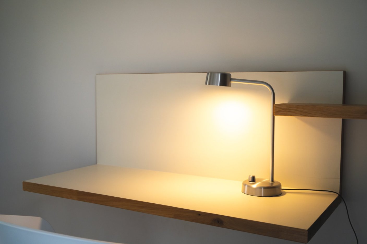 Bedstand with lamp